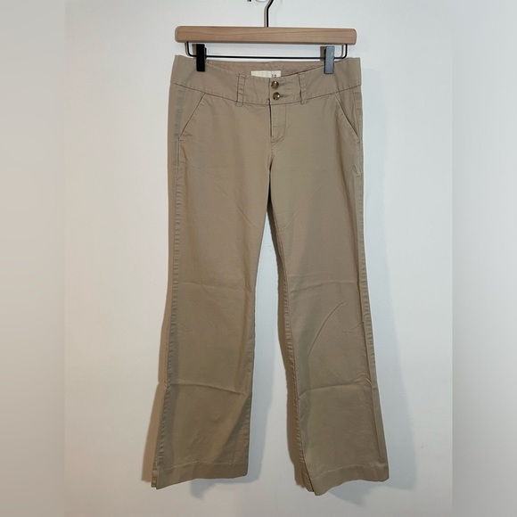 Old Navy Pants Beige Chino 90s Classic Office Work Size 2 Wide Boot Khaki - Picture 1 of 11